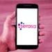 Tela de celular exibindo o logo do Serasa, relacionado a alerta no CPF