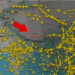 Mapa mostra muitos aviões amarelos contornando a área do Tibete, destacada por seta vermelha