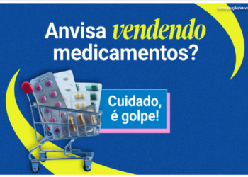 Blisters de comprimidos em carrinho de compras sobre fundo azul com aviso de golpe