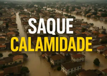 Vista aérea de cidade alagada com a frase 'Saque Calamidade' em destaque.