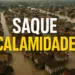 Vista aérea de cidade alagada com a frase 'Saque Calamidade' em destaque.