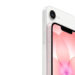 Novo iPhone 17e branco com câmera traseira e tela acesa em fundo branco