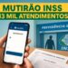 Pessoa agendando atendimento no aplicativo Meu INSS com papel da Previdência Social sobre a mesa e fachada do INSS ao fundo
